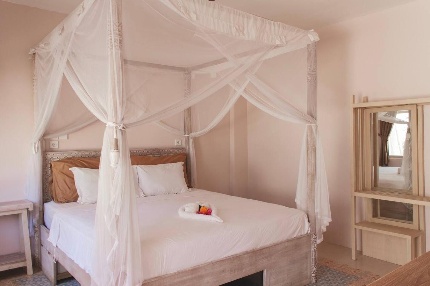 Isla Indah Retreat Boutique Hotel Nusa Lembongan  Exterior photo